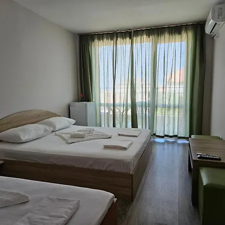 Family House Manolov Otel Obzor