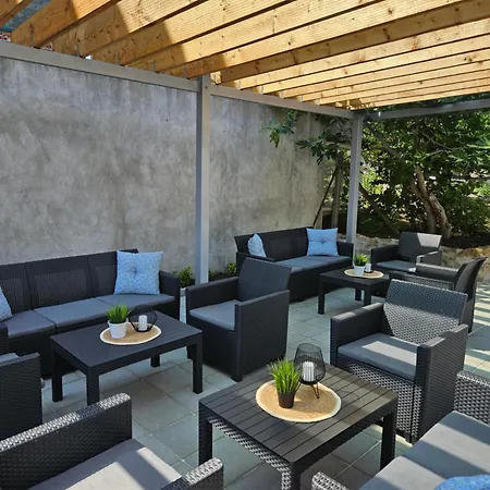 Family House Manolov *