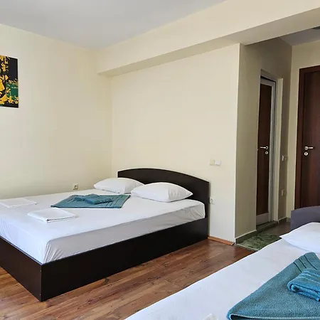 Family House Manolov Otel Obzor