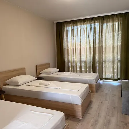 فندق Family House Manolov ابزور
