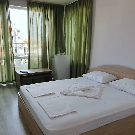 Otel Family House Manolov *